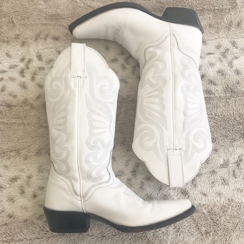 JB Dillon white boots